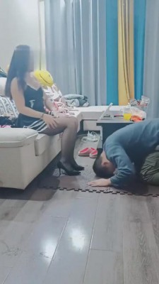 【开发素人】重庆辣妹暴打男神-耳光鞭打踢裆踩踏 bf8328 -套路艾彩视频
