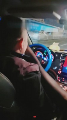 【语晴】黑丝美腿羞辱代驾 bf8470 -套路艾彩视频