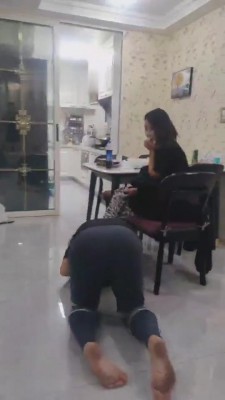 【轻舟一弄】夫妻玩弄家奴-素人围观 bf8665 -套路艾彩视频