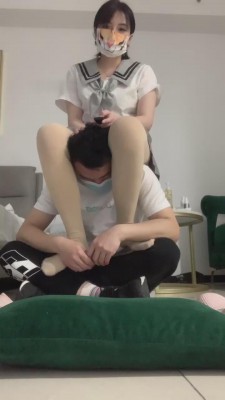 【木秋】存粹物化骑脖子看电影 bf90241 -套路艾彩视频