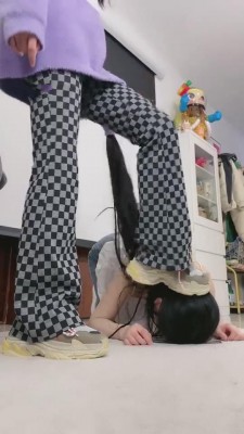【美离子】开发可爱女M-脏鞋臭棉袜羞辱 bf8627 -套路艾彩视频