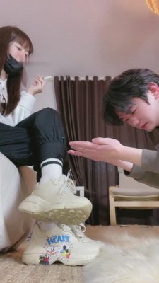 【风吟女神】强迫吃烟灰/舔超脏鞋底 bf8666 -套路艾彩视频