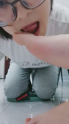【清见】家务母狗下班来伺候了 bf8838 -套路艾彩视频