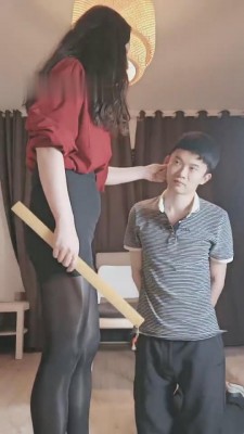 【飞扬女王】妈妈戒尺训导狗儿子 bf8820 -套路艾彩视频