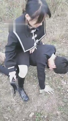 【婷婷小公主】户外sp-踩踏-圣水 bf4892 -套路艾彩视频