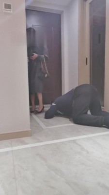【药神】女老板下班让员工做家奴 bf5604 -套路艾彩视频