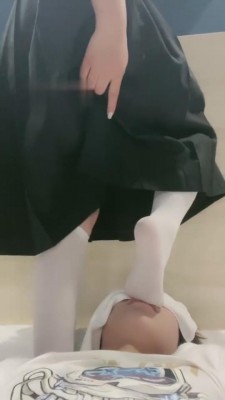 【暴力美学】脏白袜强迫狗舔/插嘴【完整版】 bf5704 -套路艾彩视频