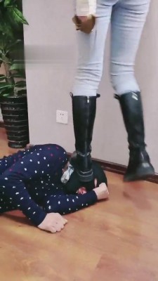 【宝儿】双S暴打暴踹M-圣水场 bf5666 -套路艾彩视频