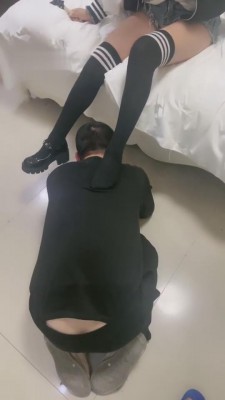 【长沙情侣】学生S过膝袜-暴打狗子 bf5474 -套路艾彩视频