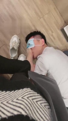 【御严】原味脚碾压喂食狗 bf5081 -套路艾彩视频