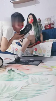 【妖精】JK制服-喂食/原味袜+踩踏+捆绑 bf5401 -套路艾彩视频