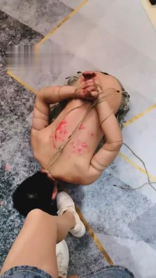 【猫神大人】捆绑滴蜡强制圣水 bf966 -套路艾彩视频