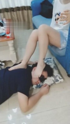 【贝蒂】超脏贝壳头过膝袜耳光踢裆圣水 bf1134 -套路艾彩视频
