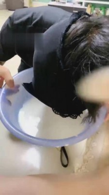 【浮华】后妈虐待狗儿子 bf1210 -套路艾彩视频