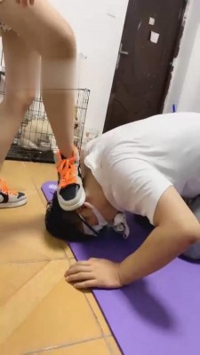 【云云酱】健身姐妹花惩罚出轨男 bf1540 -套路艾彩视频