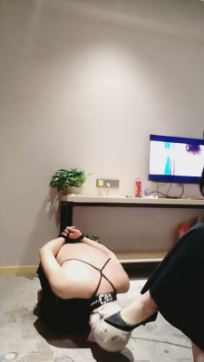 【情侣月主】强制rush+鞭打耳光挑战 bf1518 -套路艾彩视频