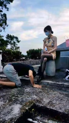 【暴力美学】户外舔靴子踩踏 bf1632 -套路艾彩视频