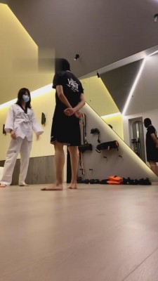 【上海糖糖老师】跆拳道学员暴力踢踹 bf2036 -套路艾彩视频