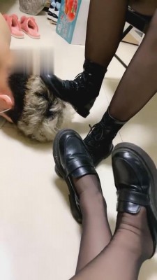 【小痴大人】吃我和闺蜜的口水/闻臭脚/钻胯 bf2162 -套路艾彩视频