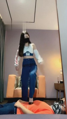 【仙女殿下】全体重踩踏专场 bd2258 -套路艾彩视频