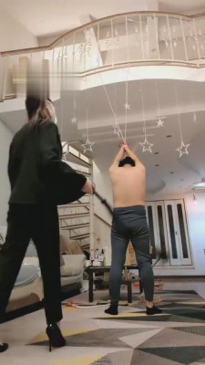 【丫丫啊】吊绑暴力虐待出气筒 bf2561 -套路艾彩视频
