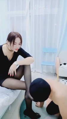 【溢香】继母虐待狗儿子 bf2765 -套路艾彩视频