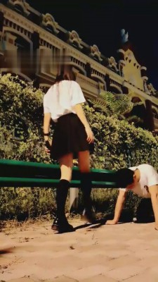 【猫神大人】学生S户外虐待猥琐男 G-210808-15 -套路艾彩视频