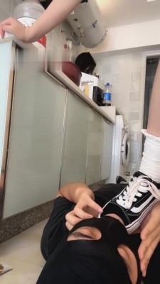 【云云酱】舔脏鞋底喝脏刷鞋水 bf671 -套路艾彩视频