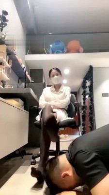 【弯弯小阿姨】伺候犯错被揪耳朵扇脸 bf457 -套路艾彩视频