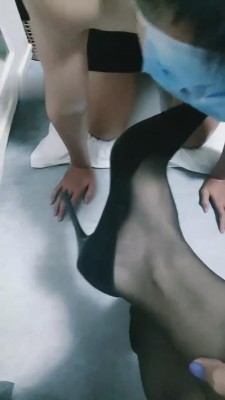 【小希女王】高跟鞋黑丝女主圣水调 G-210822-2 -套路艾彩视频