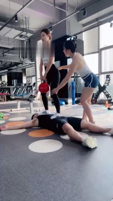 【二宝】健身房的体能训练 bf16388 -套路艾彩视频