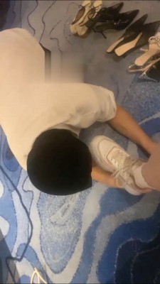 【霁月】御姐换多双鞋子虐奶狗 bf16401 -套路艾彩视频