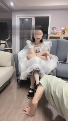 【欣欣】萝莉学生主报复老师 bf16523 -套路艾彩视频