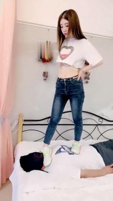 【领主老大】新来的美女素人场 bf16459 -套路艾彩视频