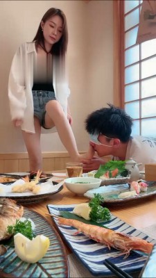 【筱月】日料店桌下卑微伺候 bf16547 -套路艾彩视频