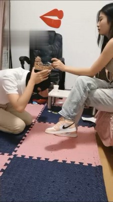 【海绵大大】学生S/AJ鞋强迫狗舔 bf16739 -套路艾彩视频