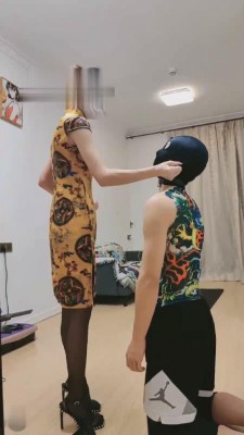 【暴力美学】旗袍女主暴力打肌肉男/踩踏呕吐物 bf16809 -套路艾彩视频