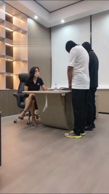 【朱砂痣】女老板责罚业绩垫底的两个员工 bf13957 -套路艾彩视频