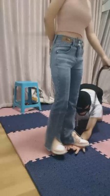 【海绵大大】御姐小白鞋白袜羞辱狗东西 bf16986 -套路艾彩视频