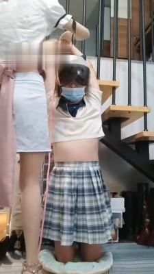 【丫丫】学生S吊绑贱狗虐打 bf17151 -套路艾彩视频