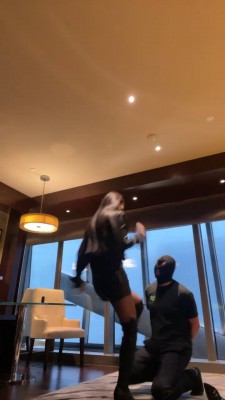 套路直播视频【仙女殿下】御姐长靴kb强制提档/耳光 bf24285 -套路艾彩视频