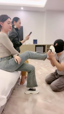 套路直播视频【上海赵丽颖】推荐-亲妈入圈玩奴才【续集】 bf24311 -套路艾彩视频