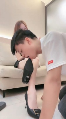 套路直播视频【时颜】弟弟是只狗/裸足舔/深喉 bf24262