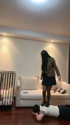套路直播视频【桃幼幼】学妹胯下玩弄师兄/皮鞋黑丝踩踏 bf24367 -套路艾彩视频