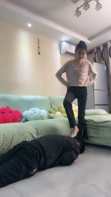套路直播视频【素人星探】素人S骑马/丝袜塞嘴套头 bf24339 -套路艾彩视频