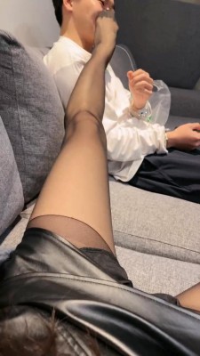 套路直播视频【泡芙大大】开发大一学生兄弟狗舔脚 bf23919