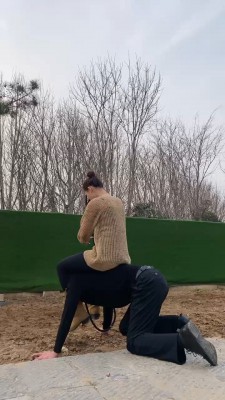 套路直播视频【星染】户外强迫狗舔超脏泥土鞋底/叼袜子遛狗【续集】 bf24629 -套路艾彩视频