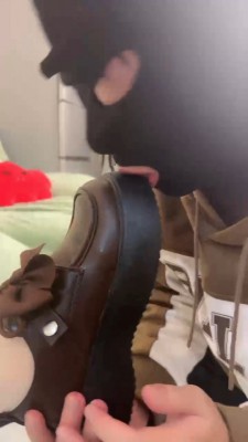 套路直播视频【素人星探】开发素人萝莉闻舔肉丝【双视角版】 bf24520 -套路艾彩视频