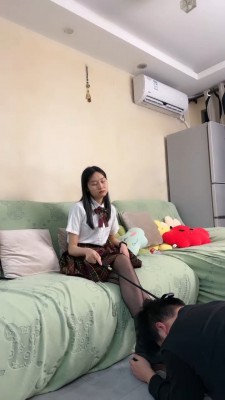 套路直播视频【素人星探】素人黑丝脚踩踏喂食 bf24687 -套路艾彩视频