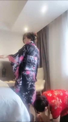 套路直播视频【歌迪丝S】私人定制调教骚母狗三姨（第一集） bf24820